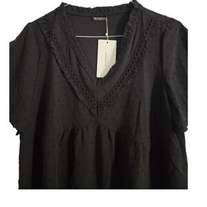 BLOOMCHIC Women's Black Patterned Blouse V-Neck Size 14-16